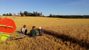 1. sija. "Kolmen polven kahvihetki" - Annamari Lemmetti