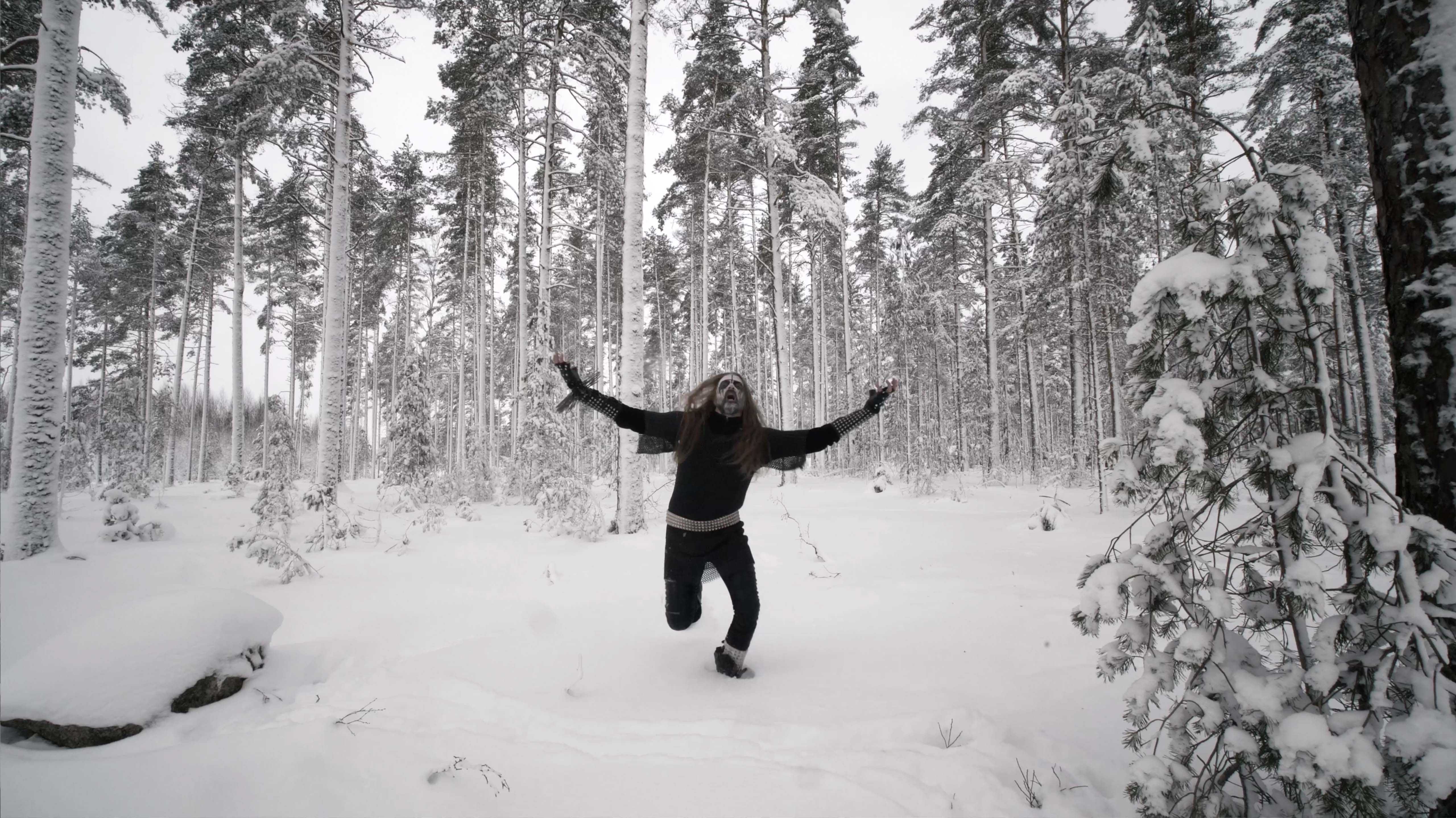 Nummelanharjun druidi juoksee metsässä