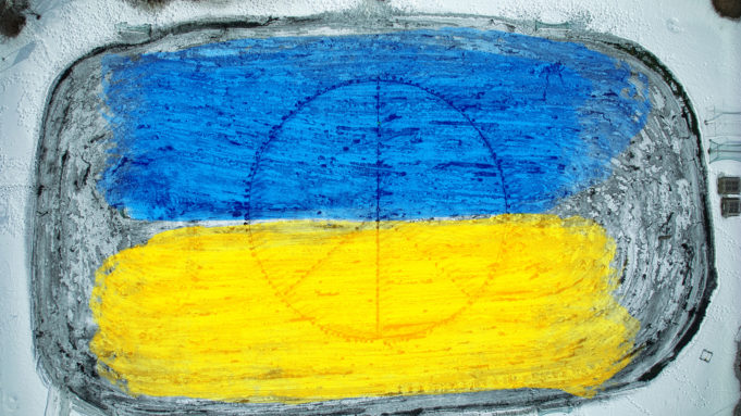 Rauhanmerkki Ukrainan lipun väreissä